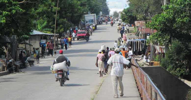 Route Nationale 3, Haïti, photo Y. Martineau 2013